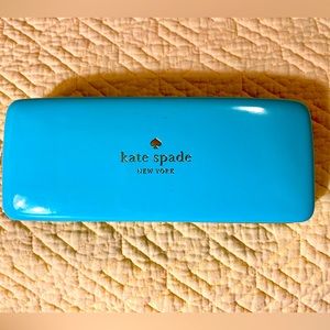 🆕 KATE SPADE case for glasses with cleaning cloth.